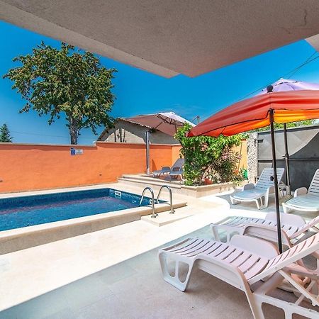 Holiday House Vlahovich Villa Tinjan Exterior photo