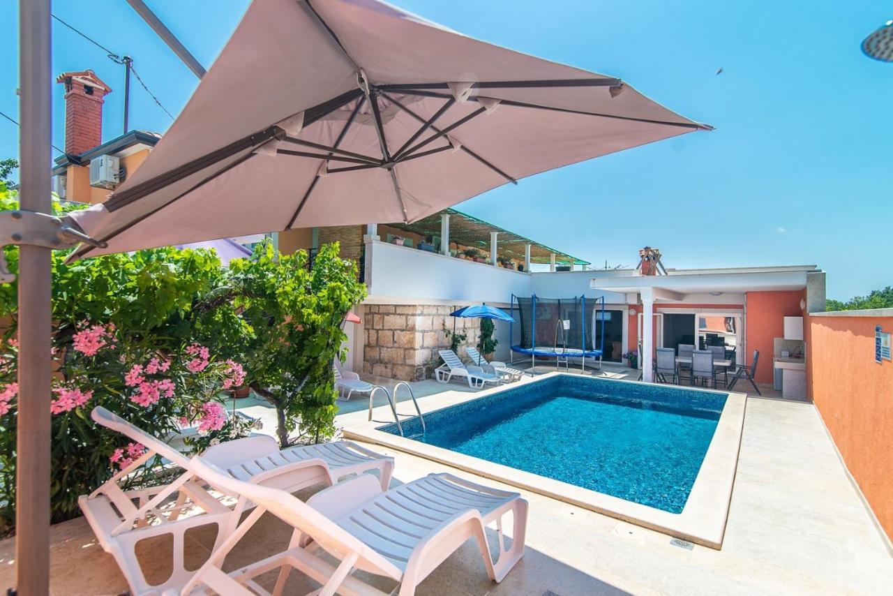 Holiday House Vlahovich Villa Tinjan Exterior photo
